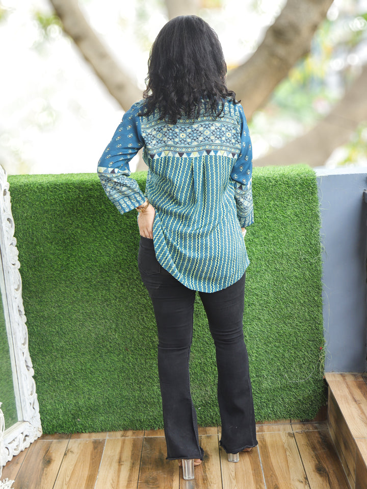 Raajvi Ocean Teal Digital Print Muslin Shirt