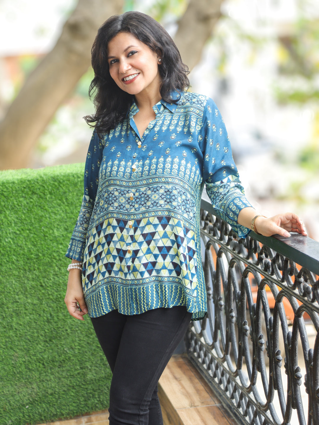 Raajvi Ocean Teal Digital Print Muslin Shirt