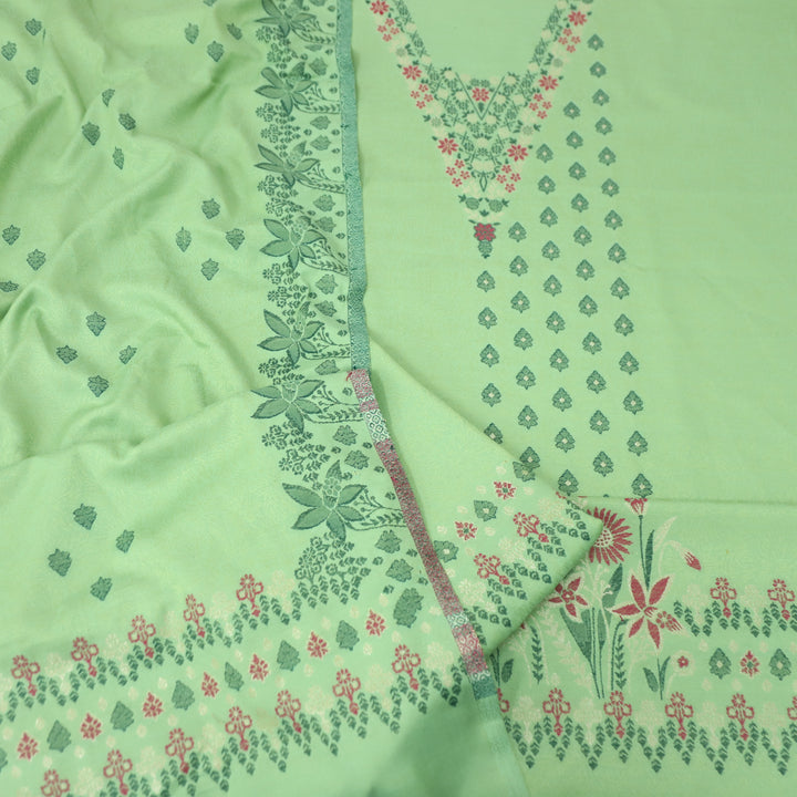 यशकी Mint Green Balanced By Thread and Zari Weaved Neck Semi Pashmina Winter Set