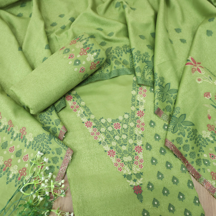 यशकी Sage Green Balanced By Thread and Zari Weaved Neck Semi Pashmina Winter Set