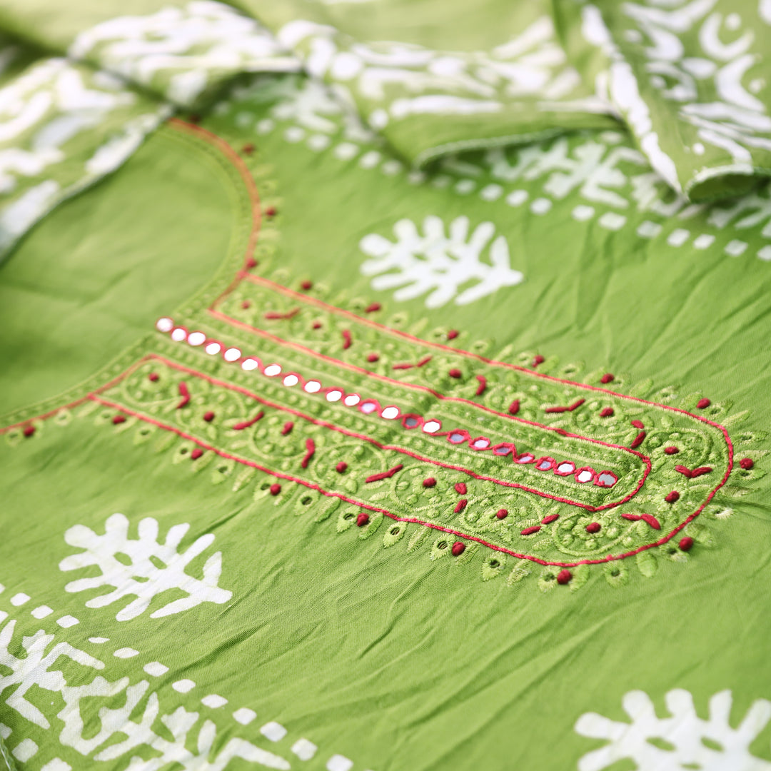 Rupali Leaf Green Thread Embroidered with Patra Modal Set