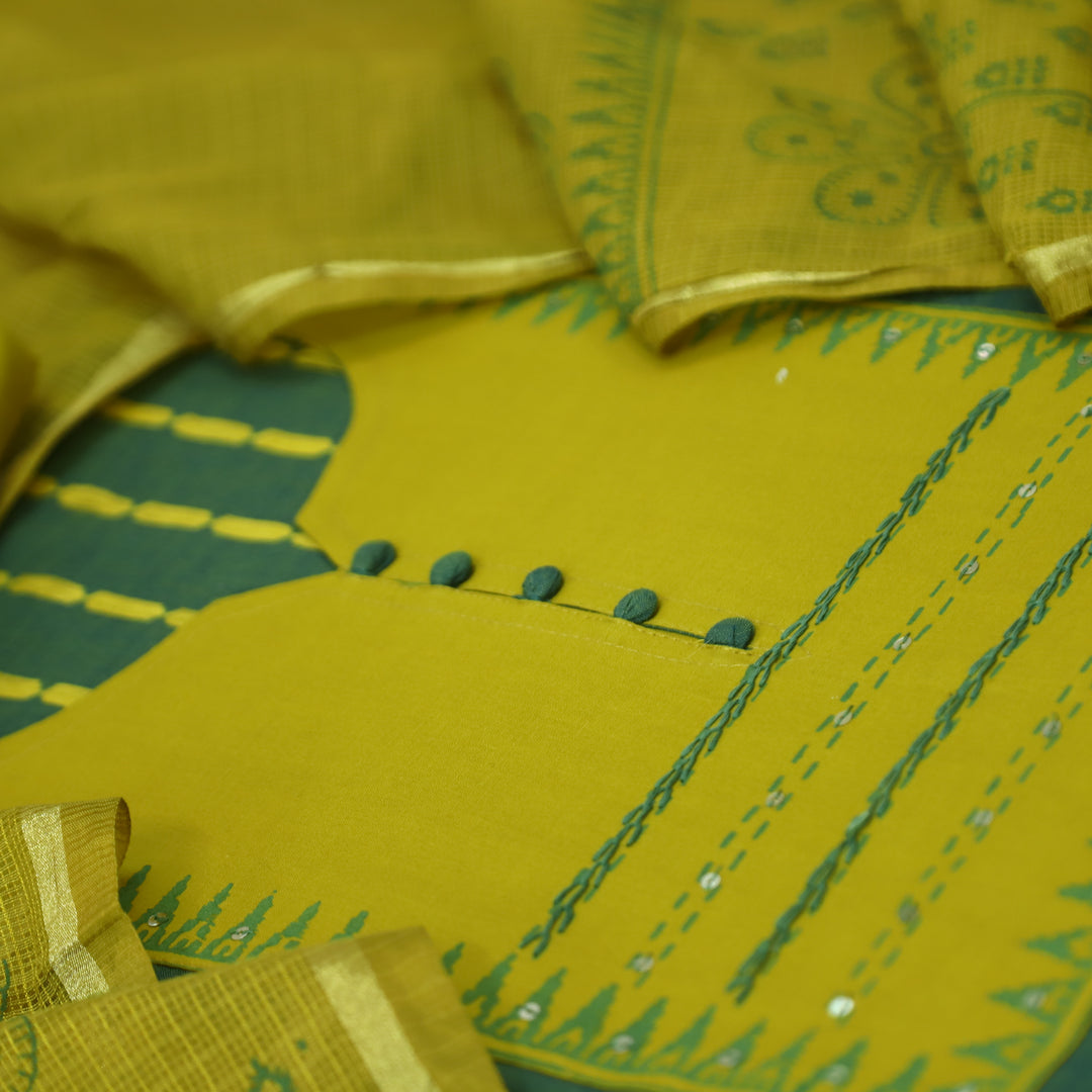 मुस्कानी Forest Green Block Print with Potli Button Yoke Weaved Cotton Suit Set