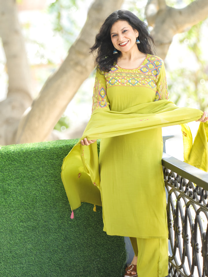 Bhanushi Neon Green Authentic Bengal Hand Embroidered Neck Mul Chanderi 3 Piece Set