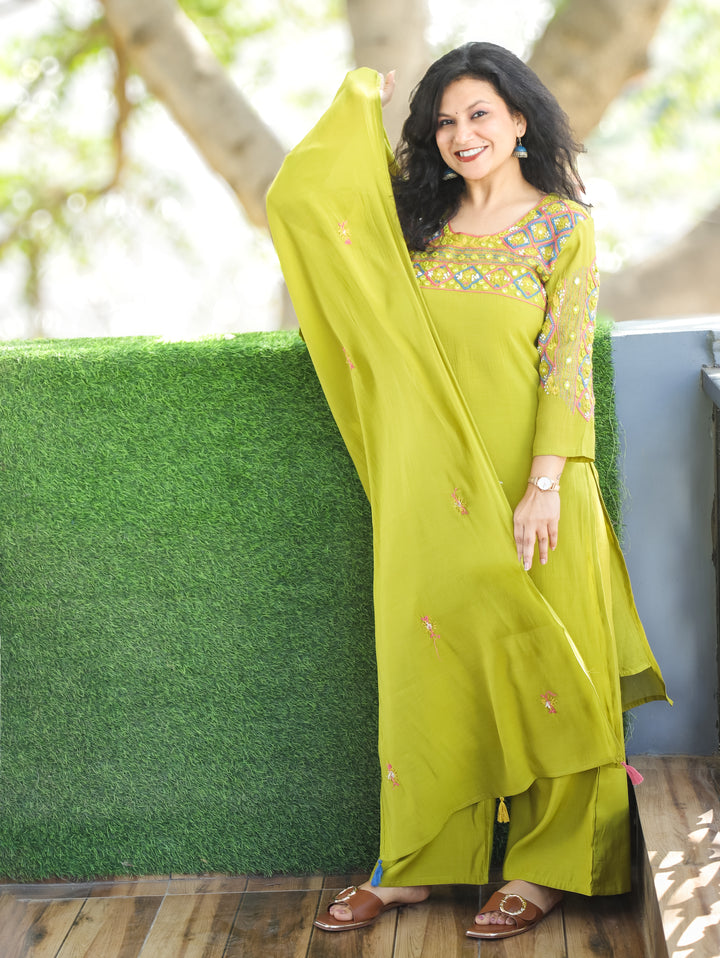 Bhanushi Neon Green Authentic Bengal Hand Embroidered Neck Mul Chanderi 3 Piece Set