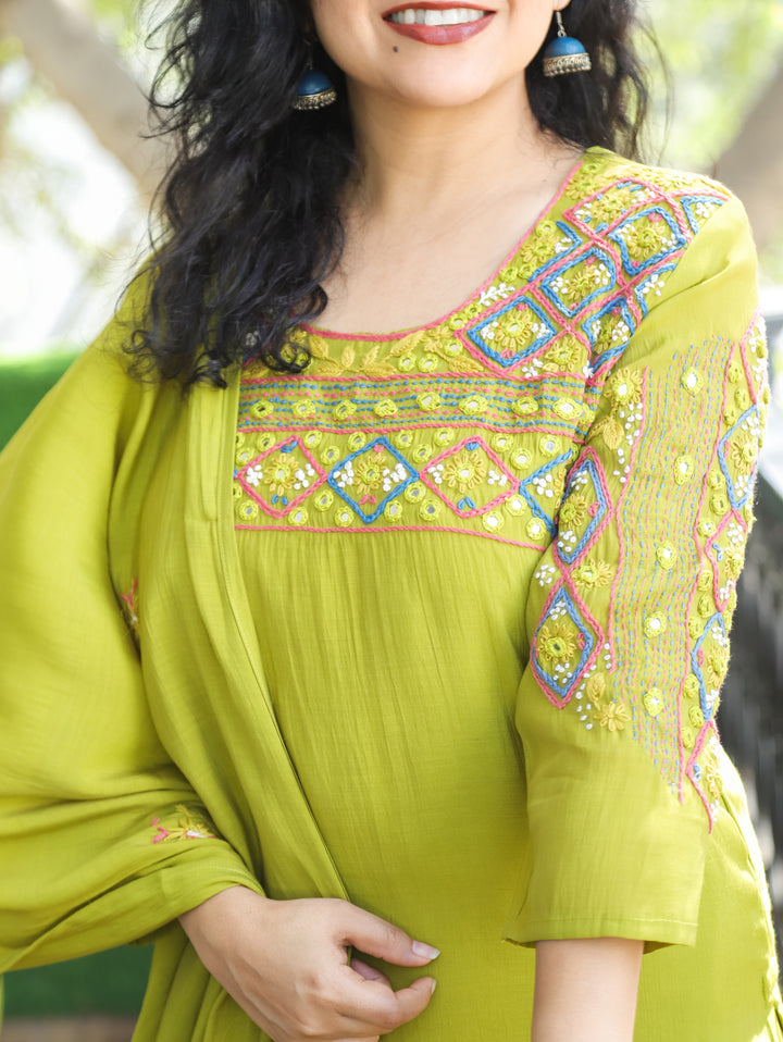 Bhanushi Neon Green Authentic Bengal Hand Embroidered Neck Mul Chanderi 3 Piece Set