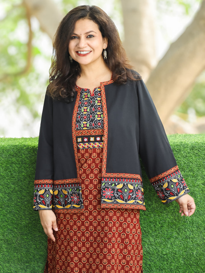 Sejal Black Round Neck with Embroidered Hem and Sleeve Semi Pashmina Jacket