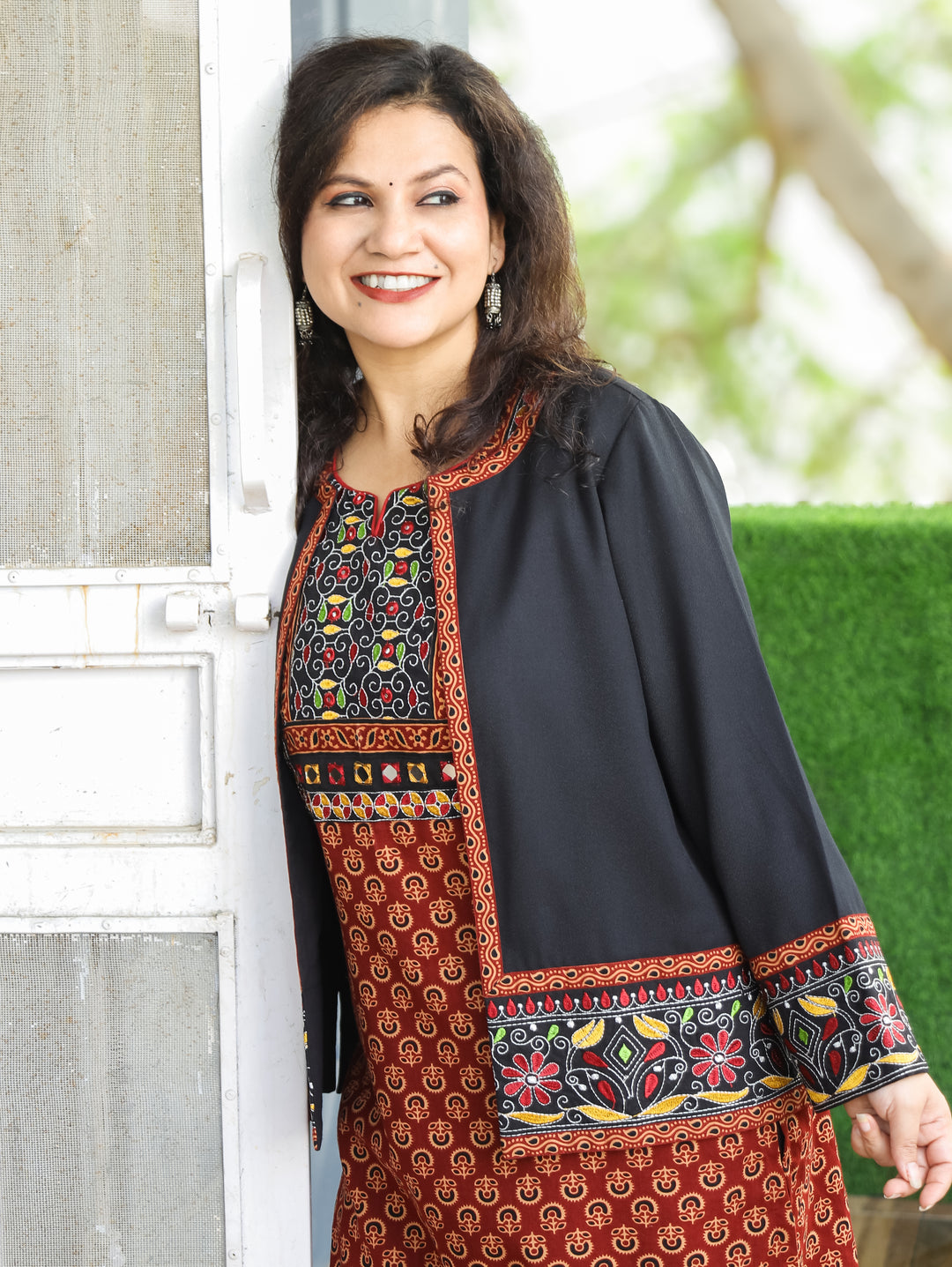 Sejal Black Round Neck with Embroidered Hem and Sleeve Semi Pashmina Jacket