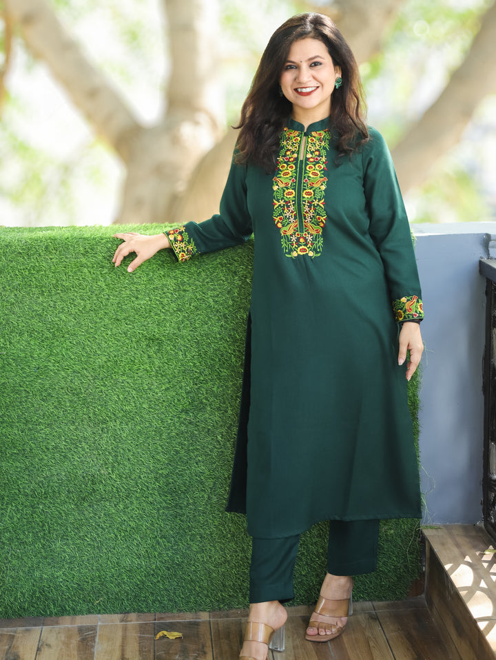 छाया Dark Green Thread Embroidered Neck Semi Pashmina Winter Kurti