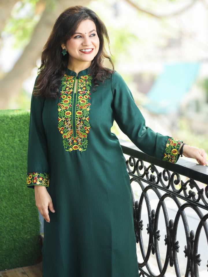 छाया Dark Green Thread Embroidered Neck Semi Pashmina Winter Kurti