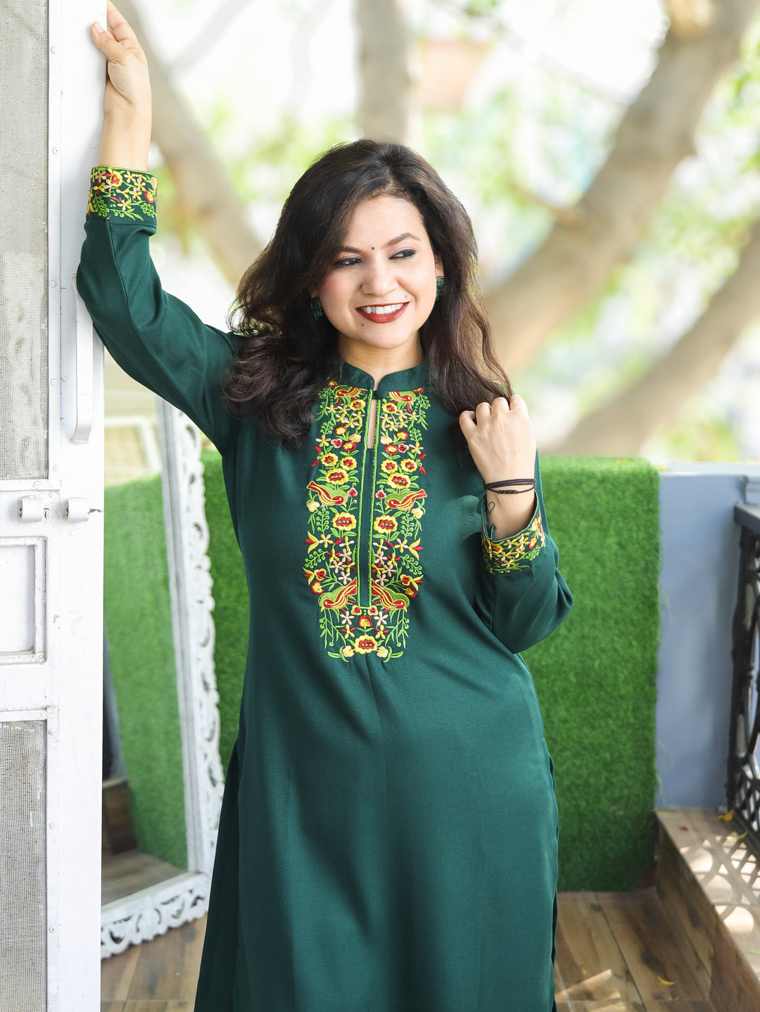 छाया Dark Green Thread Embroidered Neck Semi Pashmina Winter Kurti