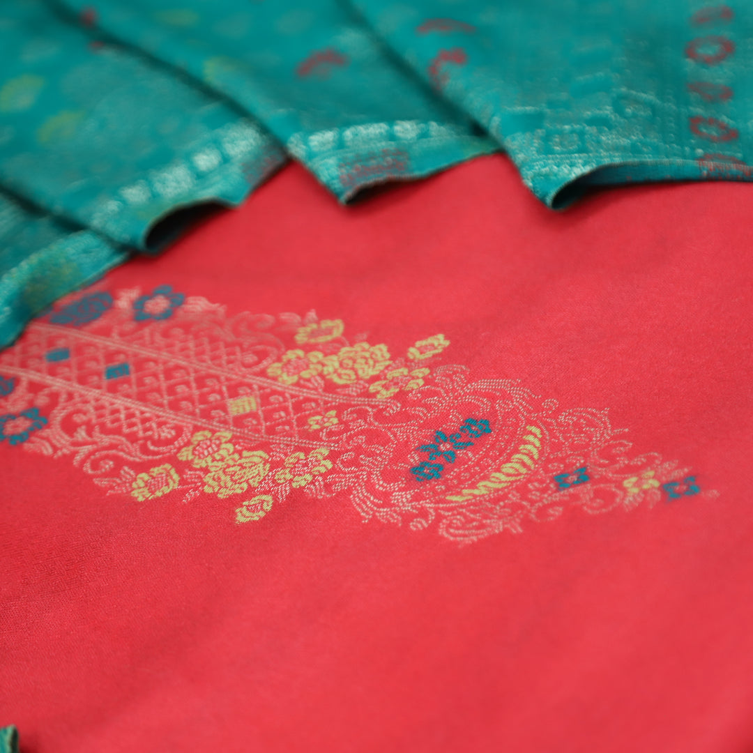 शिवानी Bright Pink All Over Thread and Zari Weaved Semi Pashmina Winter Set