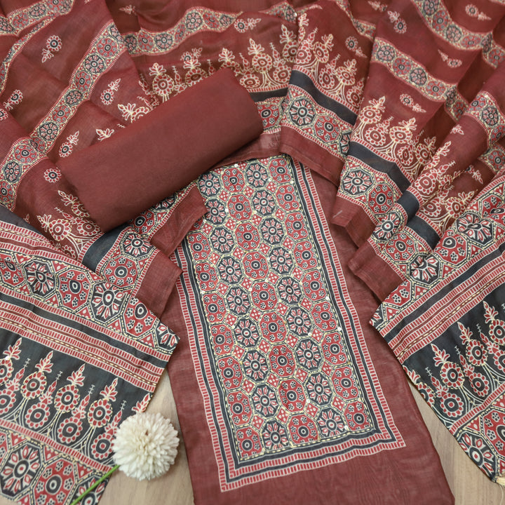 Sajna Mauve Barn All Over Kantha Embroidery Neck and Hem Work Chanderi Set