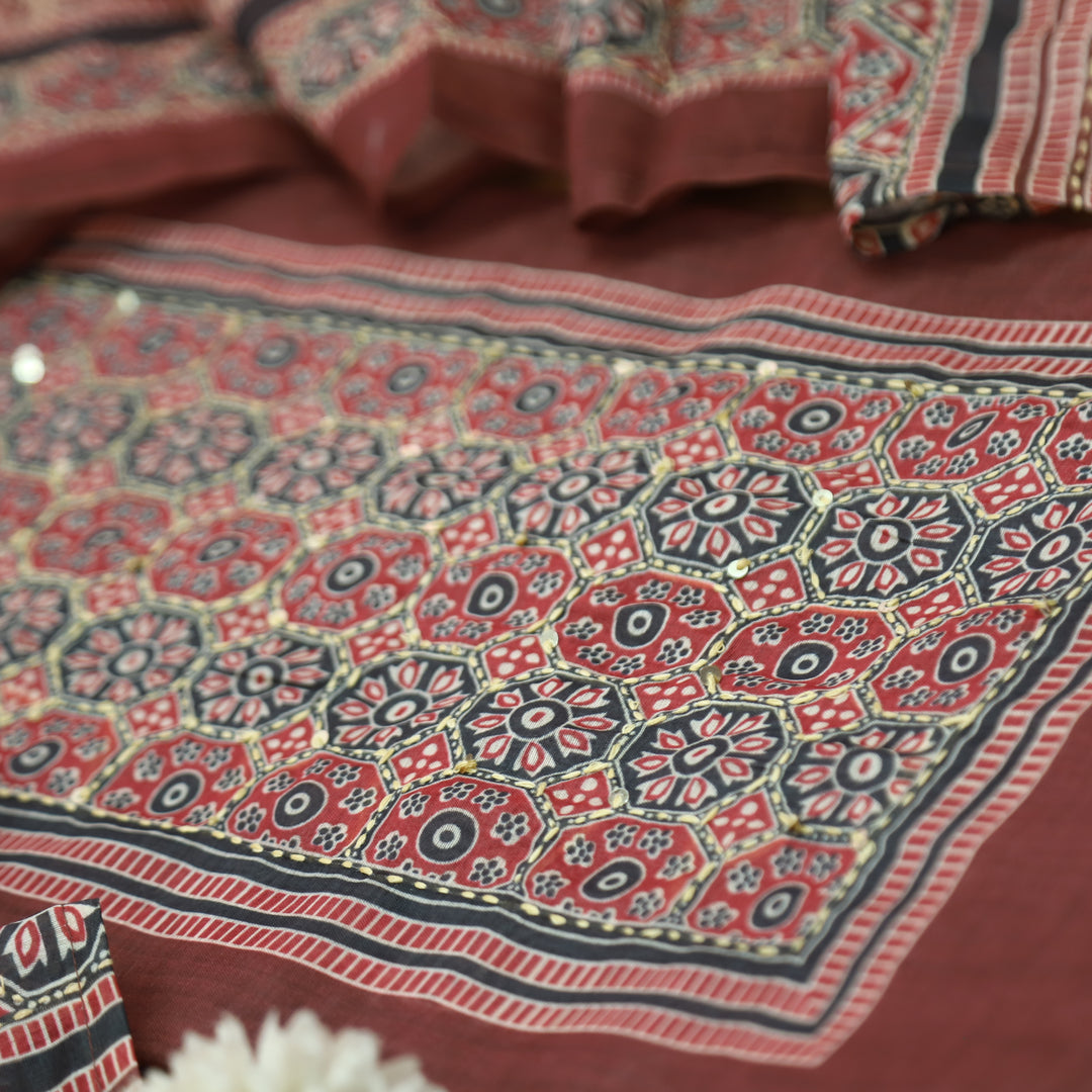 Sajna Mauve Barn All Over Kantha Embroidery Neck and Hem Work Chanderi Set