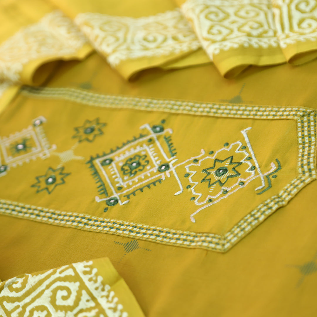Aasmani Dandelion Yellow Thread Emnbroidered Neck Patch with Patra Cotton Suit Set