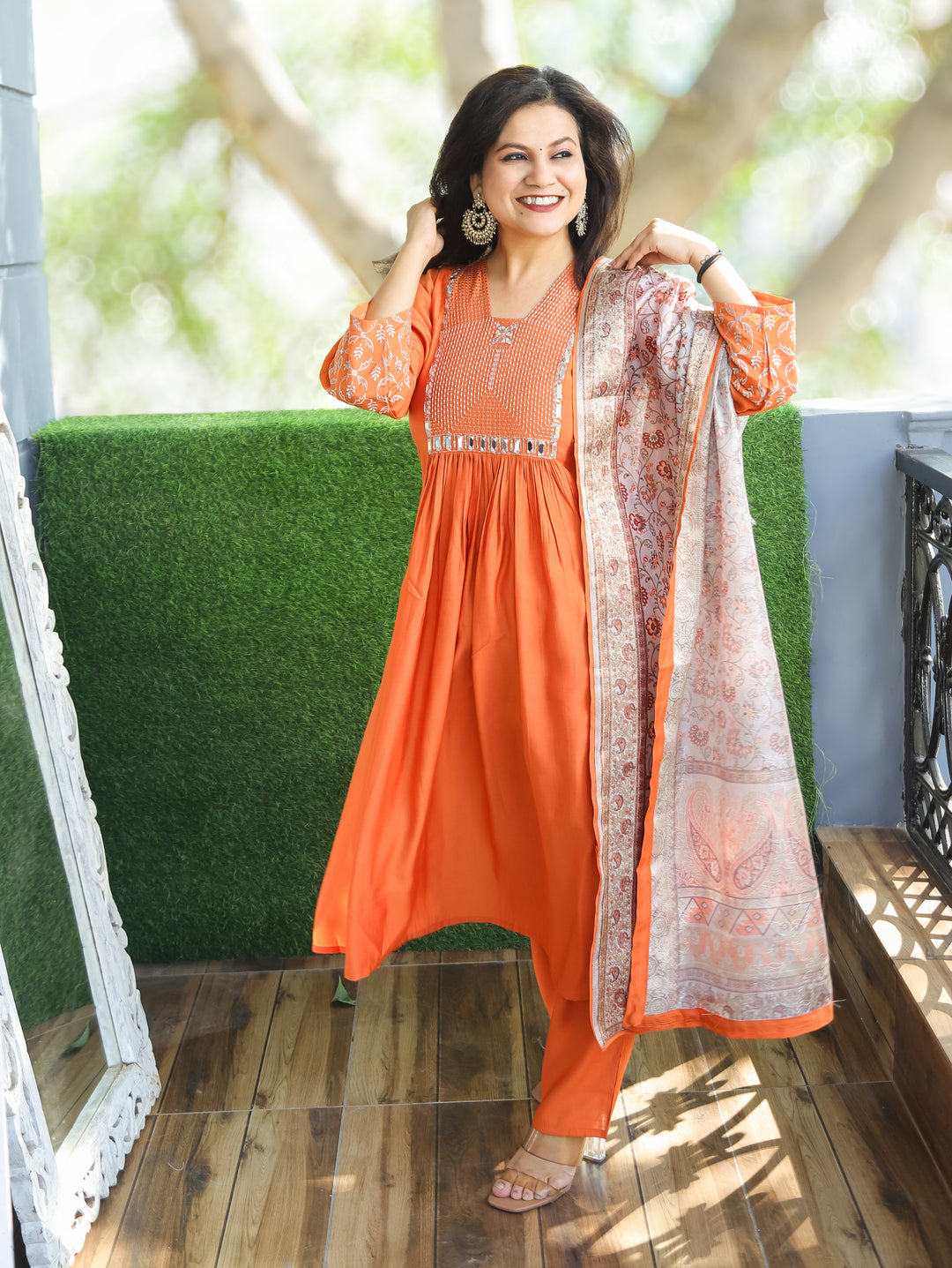 Masakkali Orange in Thread with Mirror in Front Gathered Roman Silk 3 Piece Set