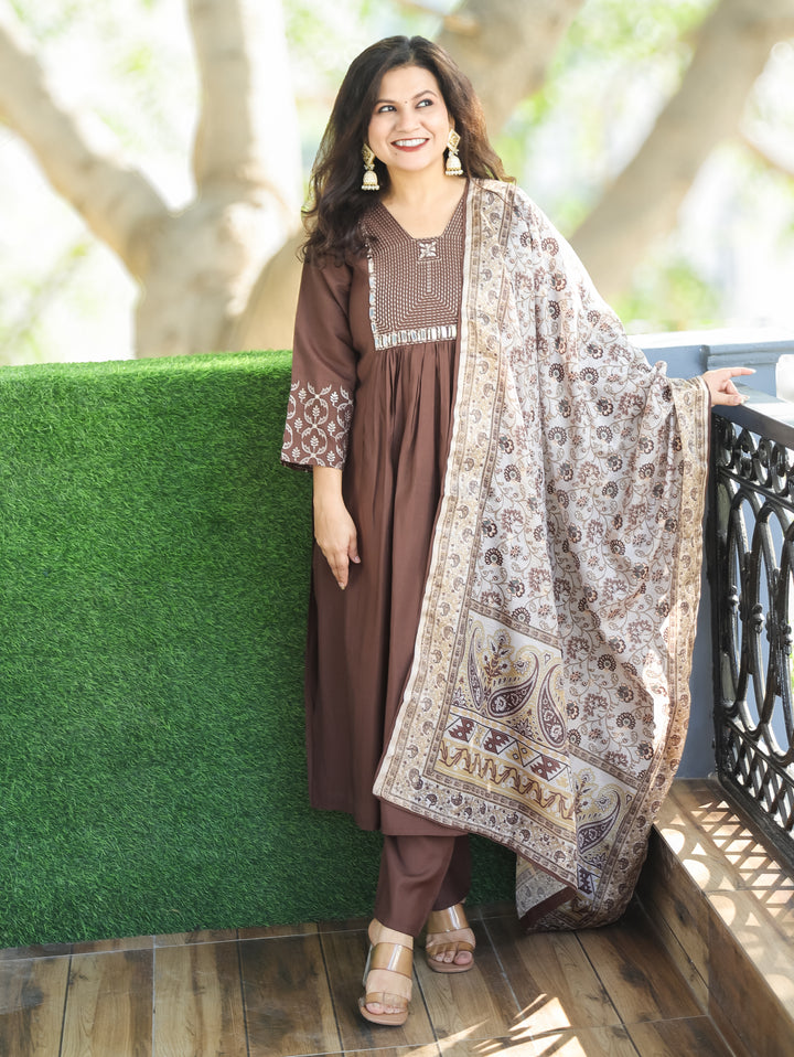 Masakkali Brown in Thread with Mirror in Front Gathered Roman Silk 3 Piece Set