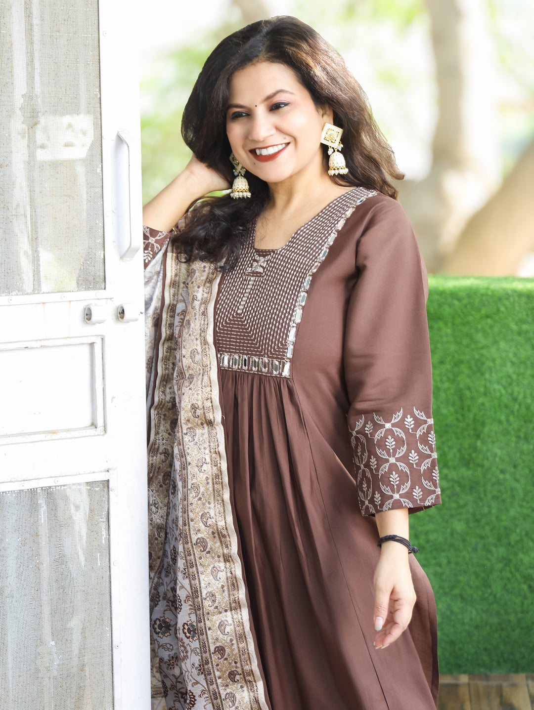 Masakkali Brown in Thread with Mirror in Front Gathered Roman Silk 3 Piece Set