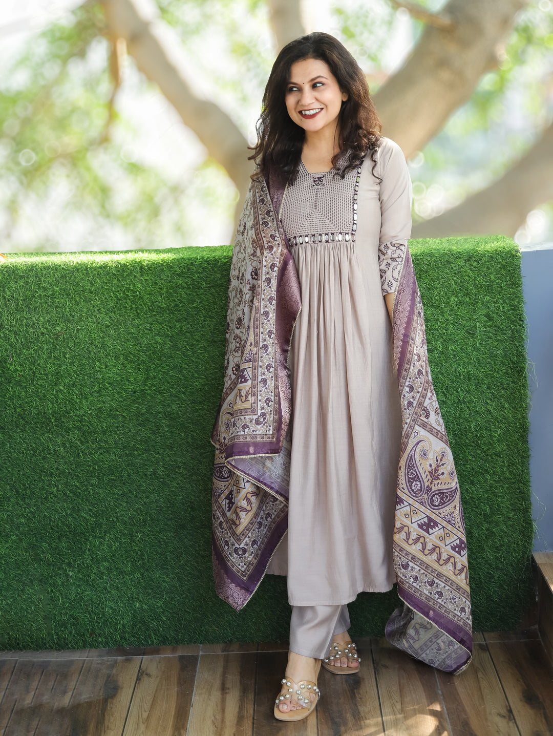 Masakkali Metallic Grey Thread with Mirror in Front Gathered Roman Silk 3 Piece Set