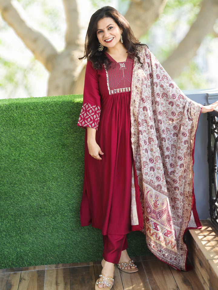 Masakkali Wine in Thread with Mirror in Front Gathered Roman Silk 3 Piece Set