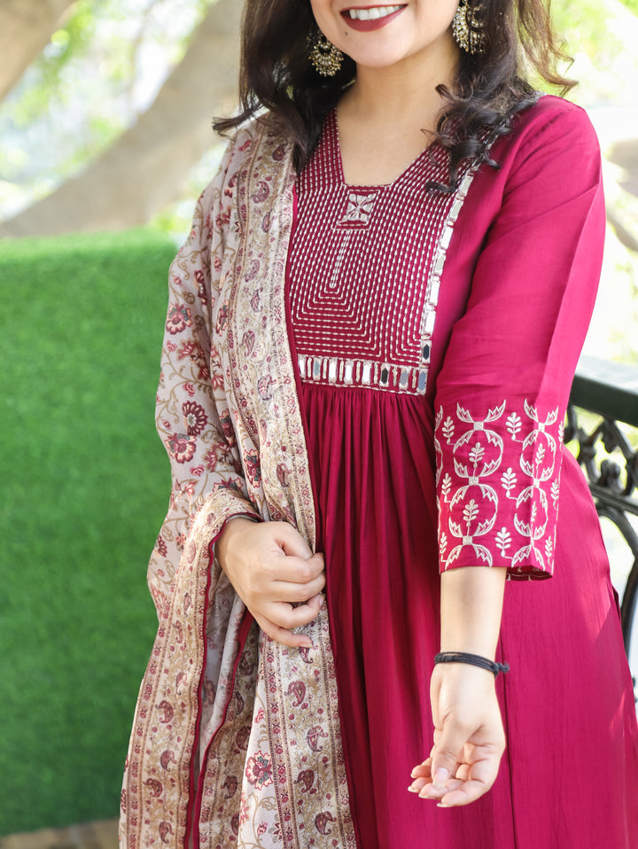 Masakkali Wine in Thread with Mirror in Front Gathered Roman Silk 3 Piece Set