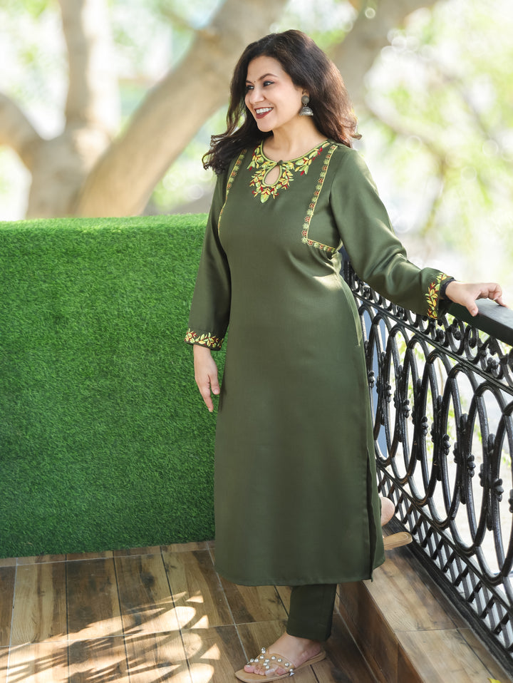 छाया Olive Green Embroidered Keyhole Neck Semi Pashmina Winter Kurti