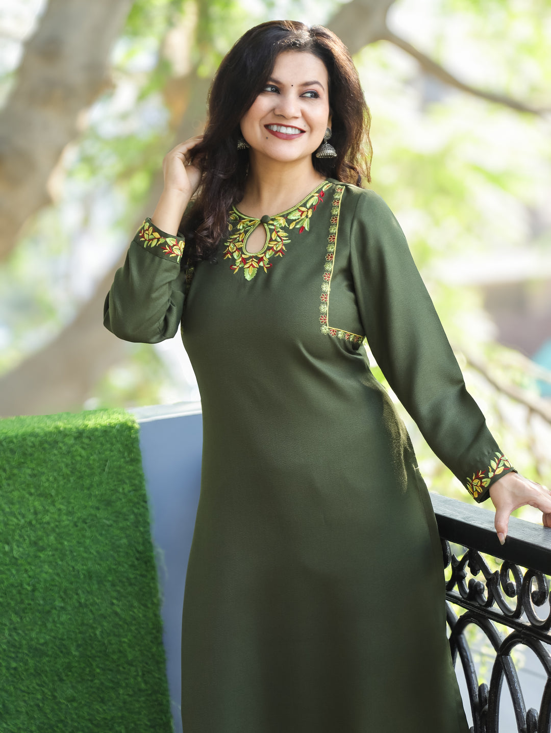 छाया Olive Green Embroidered Keyhole Neck Semi Pashmina Winter Kurti