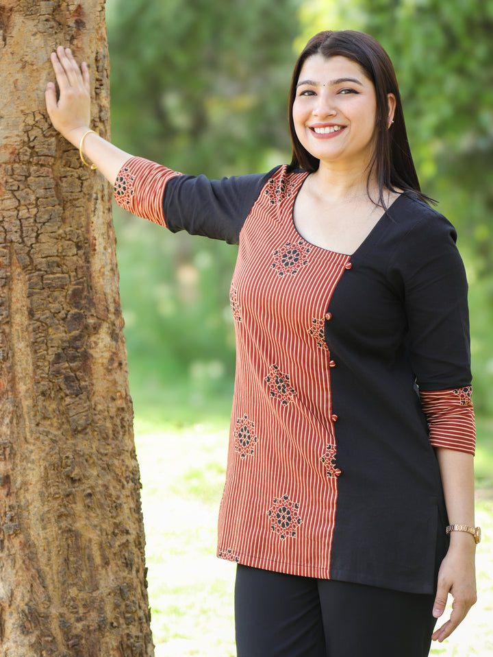 Maya Black Square Neck with Red Ajrak Printed Potli Button Side Panel Short Cotton Kurti