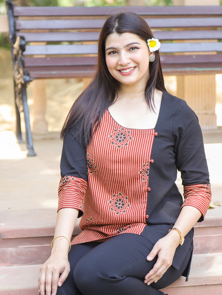 Maya Black Square Neck with Red Ajrak Printed Potli Button Side Panel Short Cotton Kurti