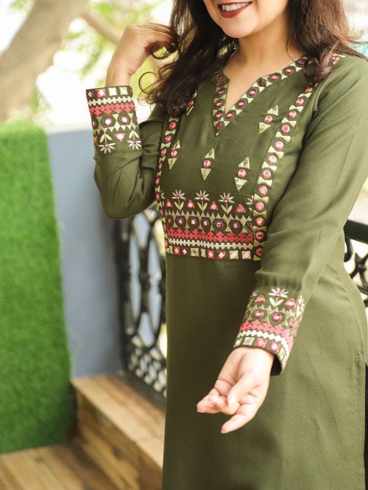 Saloni Mehndi Green Thread Embroidered V Mirror Work Semi Pashmina Winter Kurti