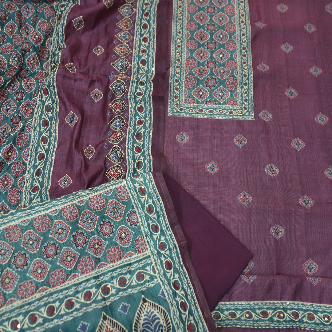 Sohni Mulberry Purple All Over Kantha Embroidery with Printed Work Chanderi Set