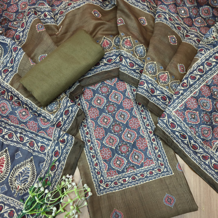 Sohni Peanut Tan All Over Kantha Embroidery with Printed Work Chanderi Set