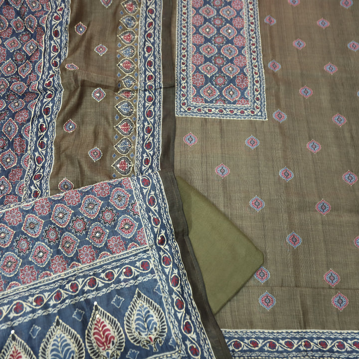 Sohni Peanut Tan All Over Kantha Embroidery with Printed Work Chanderi Set