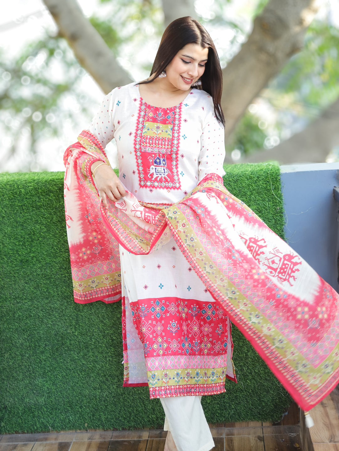Swarna Cream White with Pink Digital Printed with Mirror Work Rayon Linen 3 Piece Set