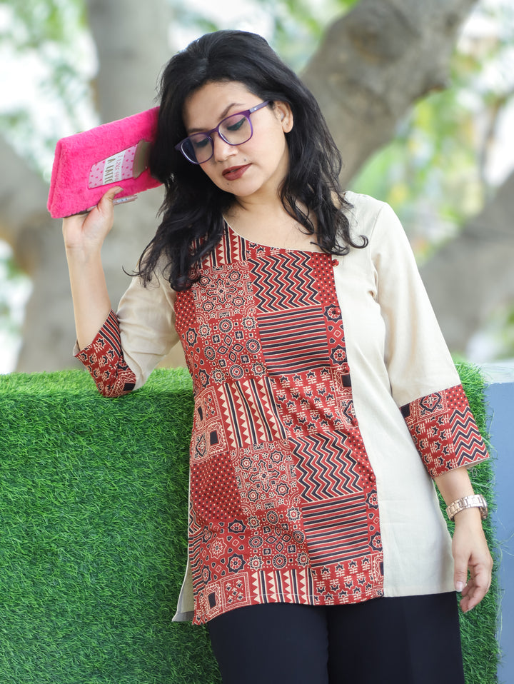Maya White Square Neck with Red Ajrak Printed Potli Button Side Panel Short Cotton Kurti