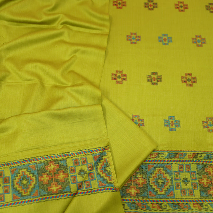 संजीवनी Mehndi Green Defined by Thread Weaved Hem Semi Pashmina Winter Set