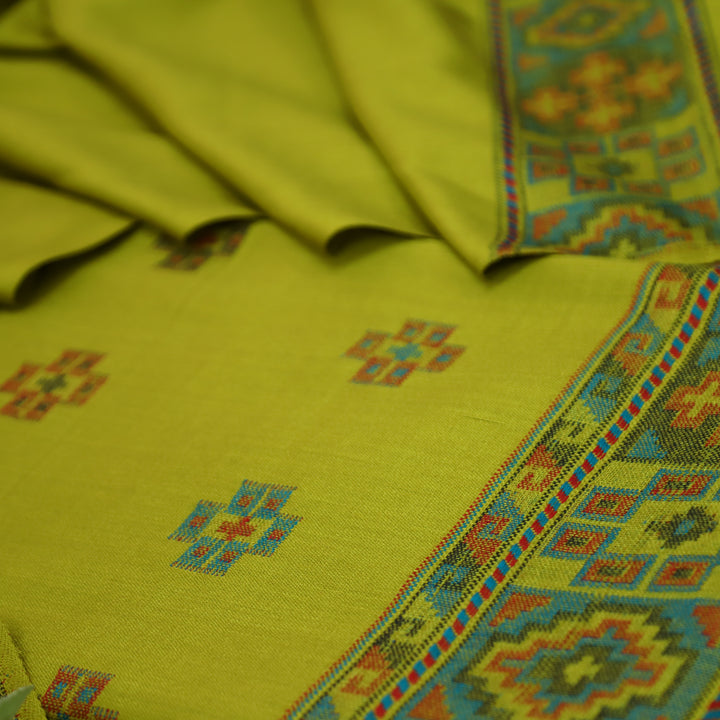 संजीवनी Mehndi Green Defined by Thread Weaved Hem Semi Pashmina Winter Set