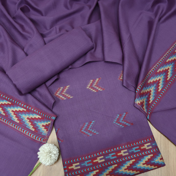 संजीवनी Lilac Mauve Defined by Thread Weaved Hem Semi Pashmina Winter Set
