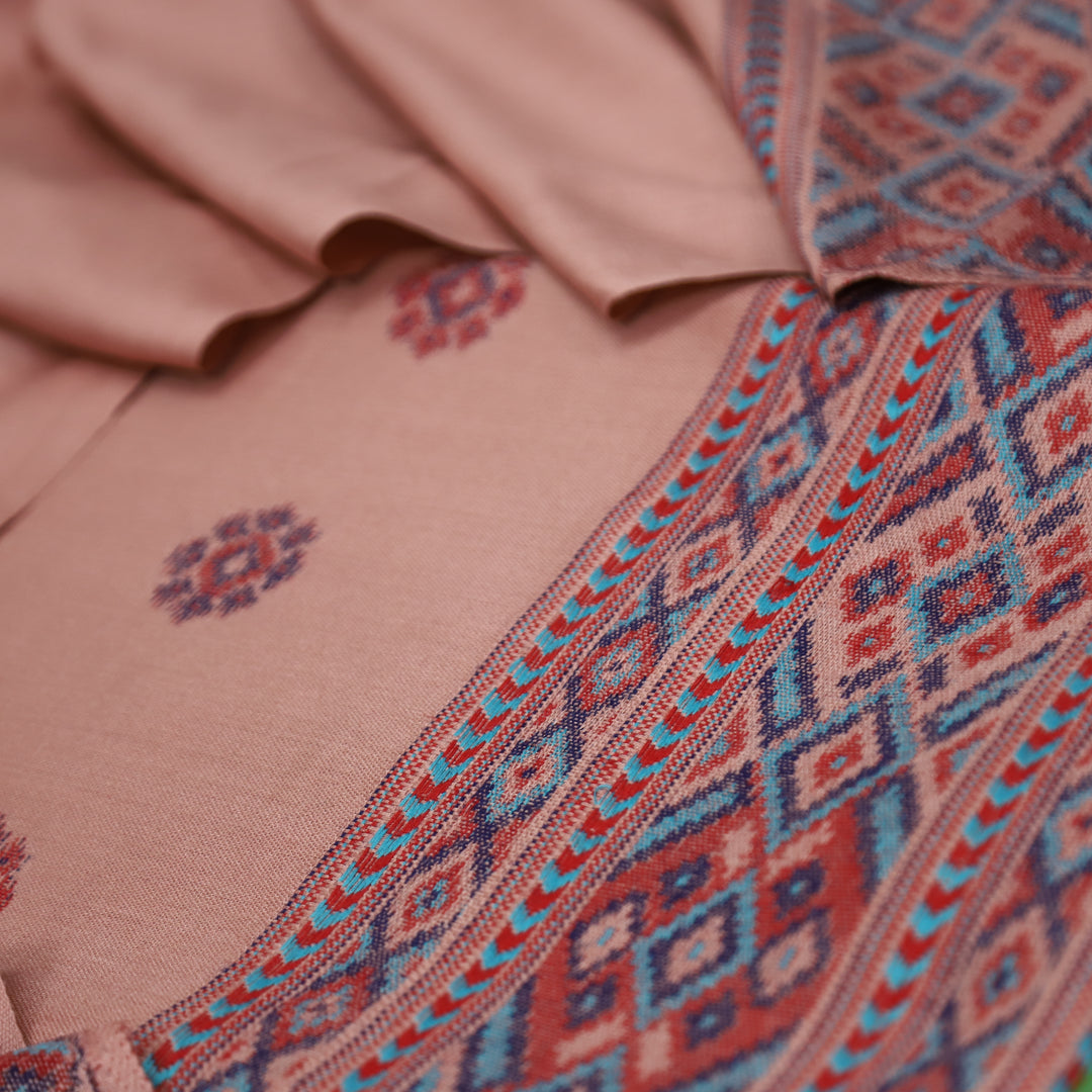 संजीवनी Light Peach Defined by Thread Weaved Hem Semi Pashmina Winter Set
