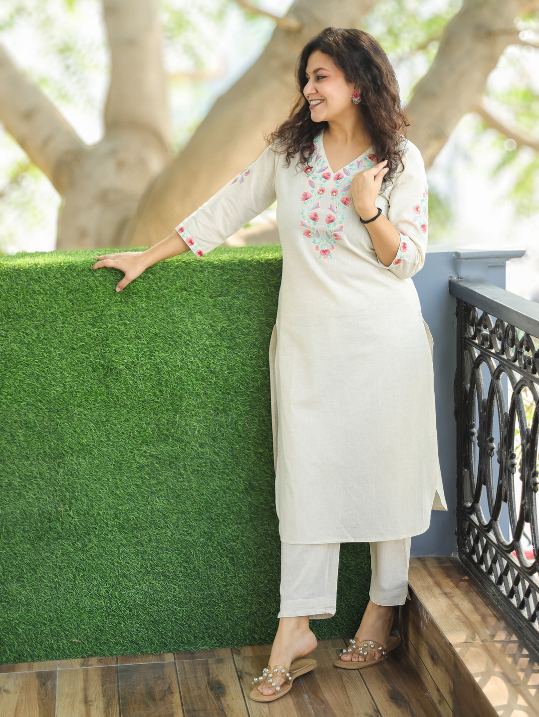 Rudrakshi Shell White with V Neck Embroiered Work Cotton 2 Piece Set