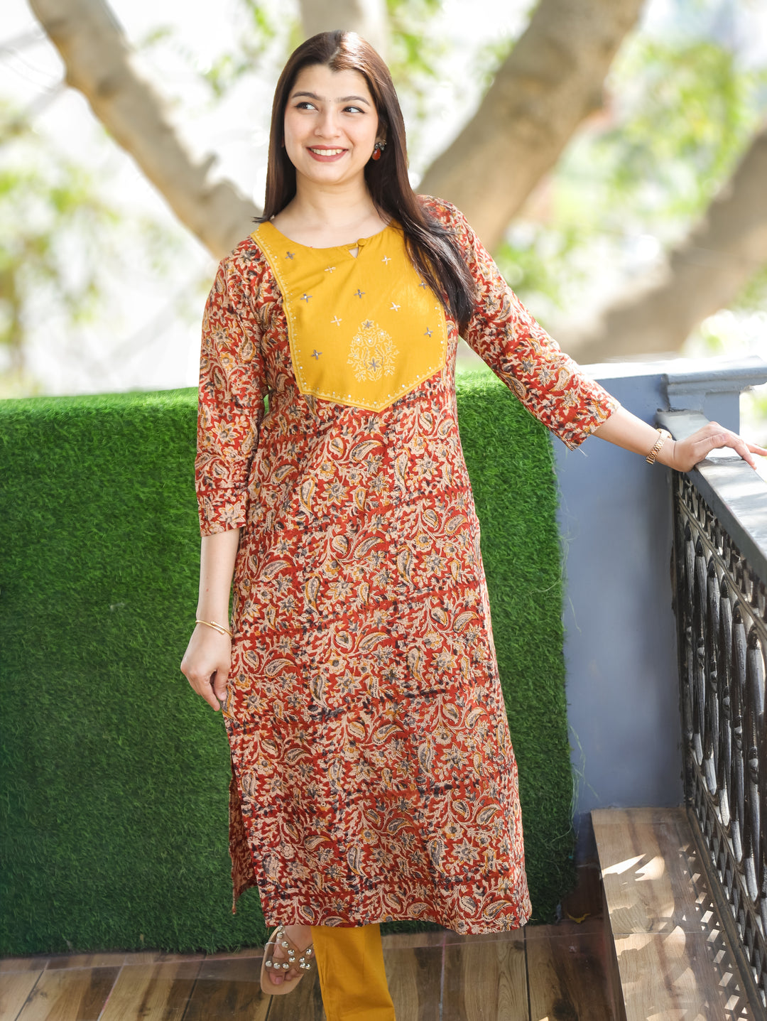 Sajni Dijon Yellow Floral Thread Work Yoke with Kalamkari Printed Cotton 2 PIece Set