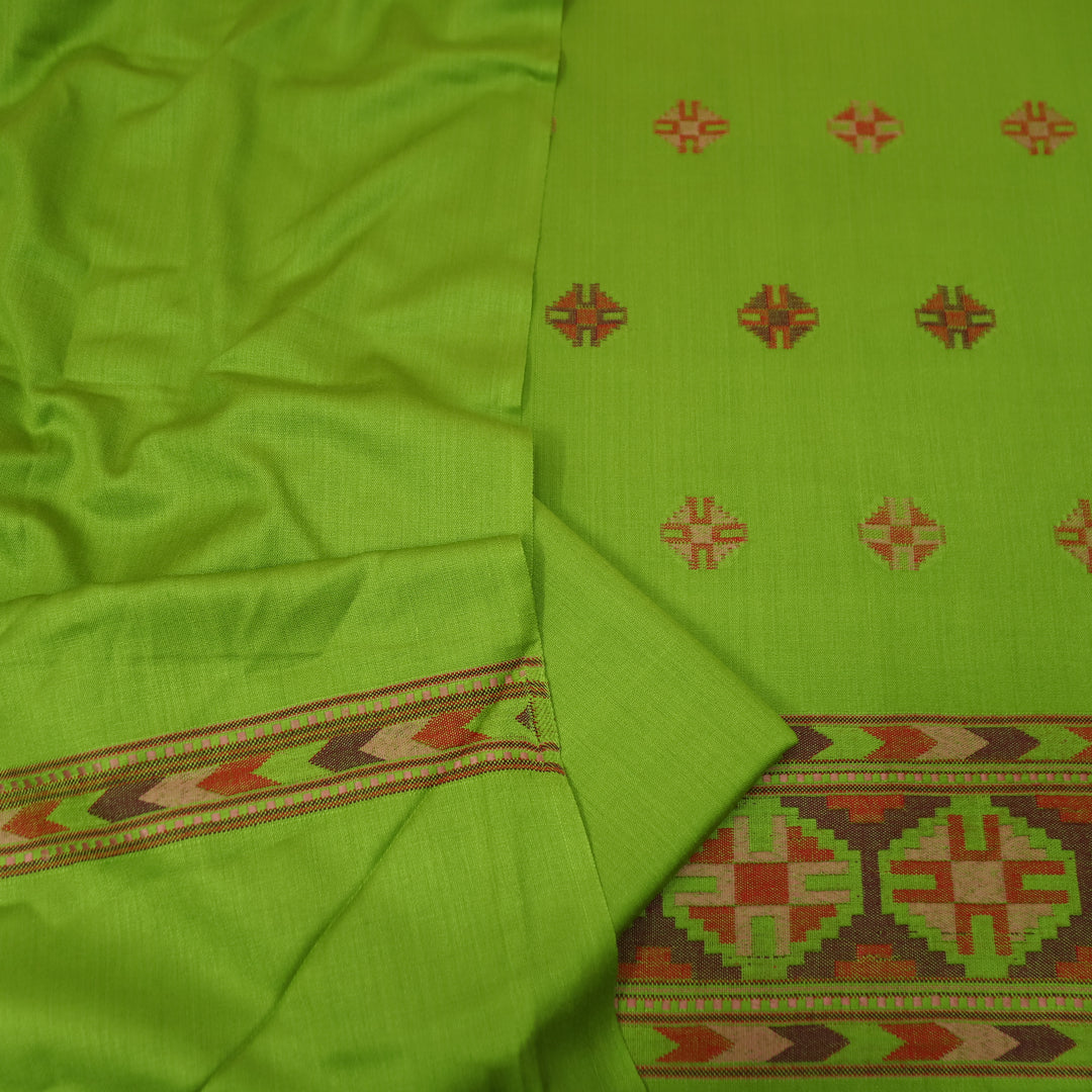 संजीवनी Leaf Green Defined by Thread Weaved Hem Semi Pashmina Winter Set
