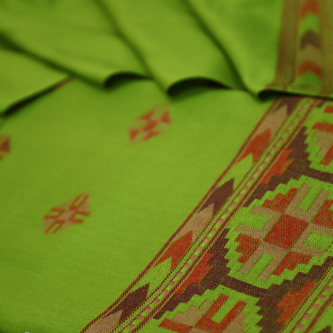 संजीवनी Leaf Green Defined by Thread Weaved Hem Semi Pashmina Winter Set