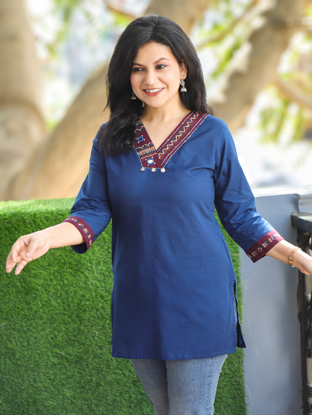 Shally Royal Blue V Neck Hand Work WIth Lace Patch Short Cotton Kurti