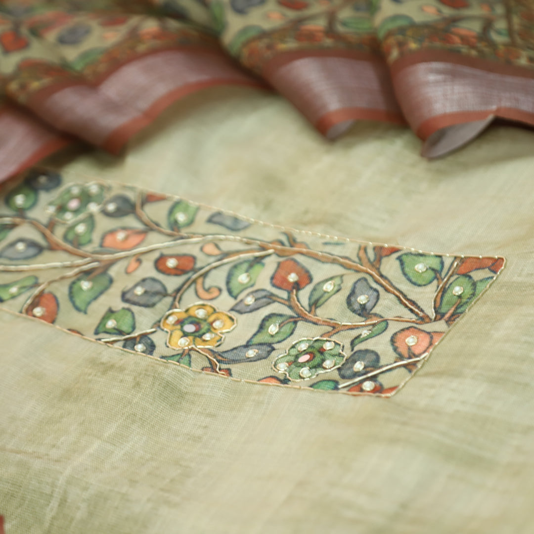 वामिका Off-Shell Beige Kalamkari Print with Spiral Work  Cotton Linen Suit Set