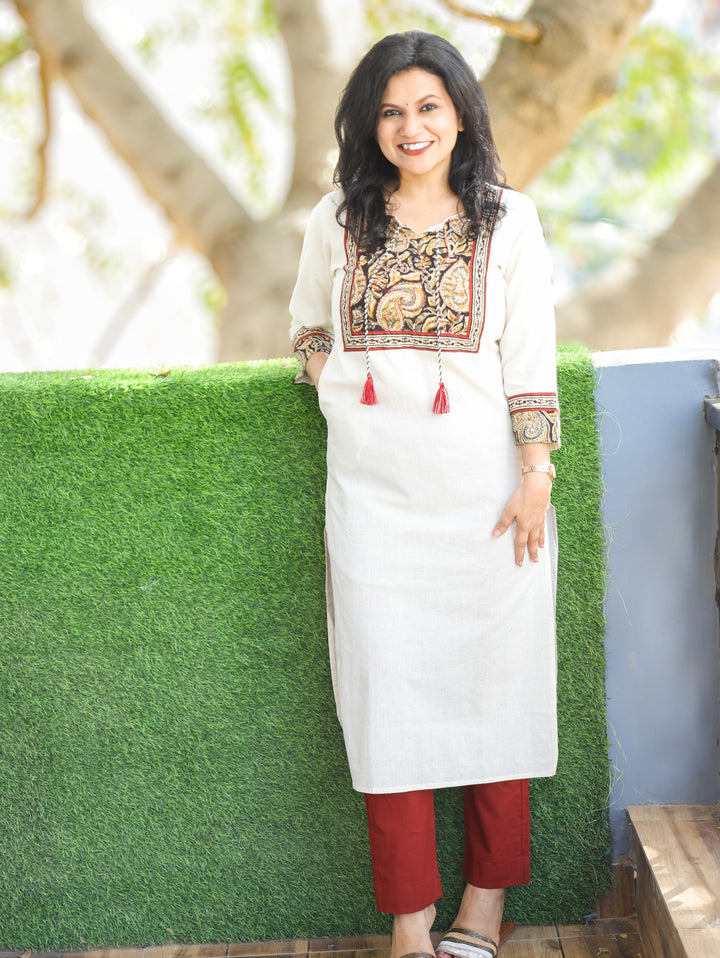 Suhana Shell Beige Kalamkari Print Yoke with Knot Work Cotton Kurti D2