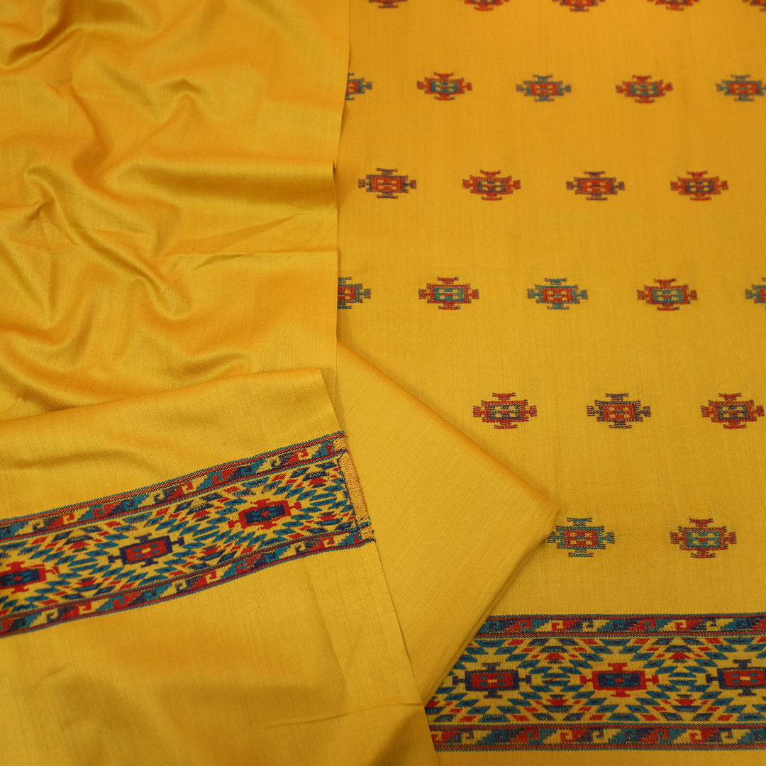 साध्गी Turmeric Yellow All Over Kullu Weaved Hem Semi Pashmina Winter Set