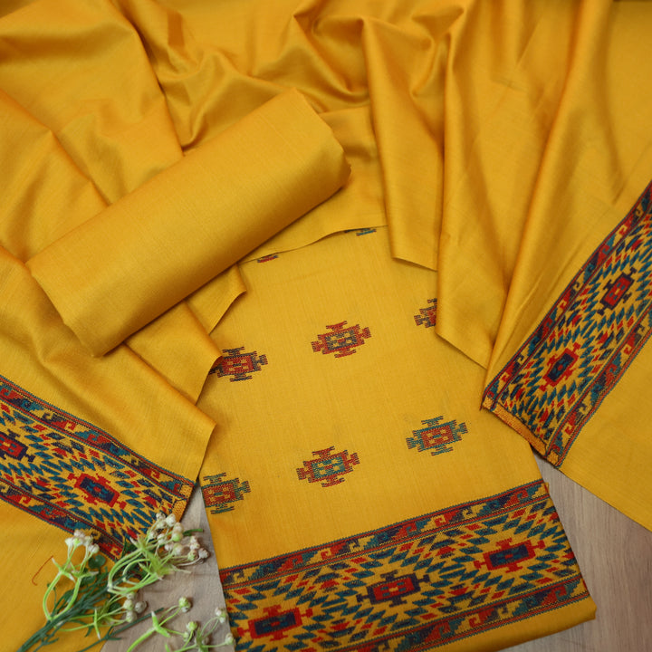 साध्गी Turmeric Yellow All Over Kullu Weaved Hem Semi Pashmina Winter Set