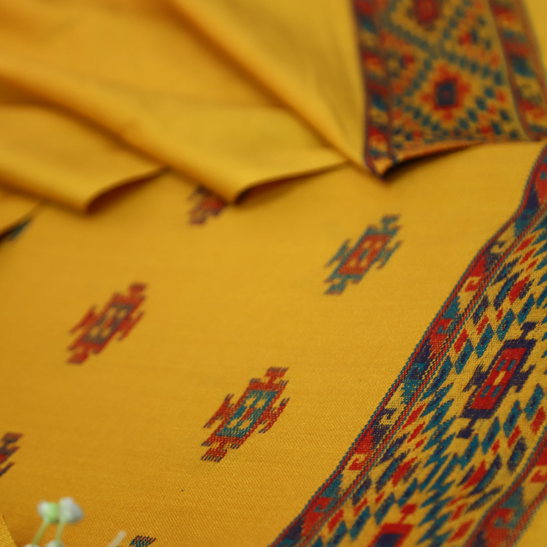 साध्गी Turmeric Yellow All Over Kullu Weaved Hem Semi Pashmina Winter Set