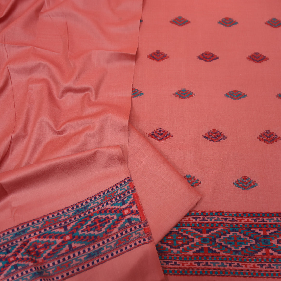 साध्गी Soft Mauve All Over Kullu Weaved Hem Semi Pashmina Winter Set