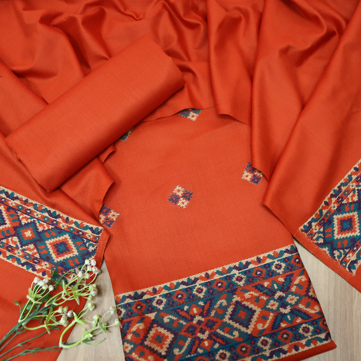 साध्गी Pumpkin Rust All Over Kullu Weaved Hem Semi Pashmina Winter Set